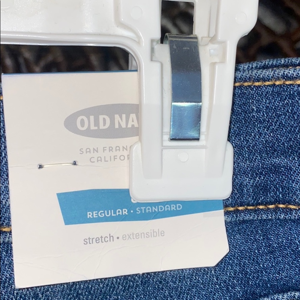 New Old Navy stretch 3.5in Jean shorts 8 - Picture 5 of 5